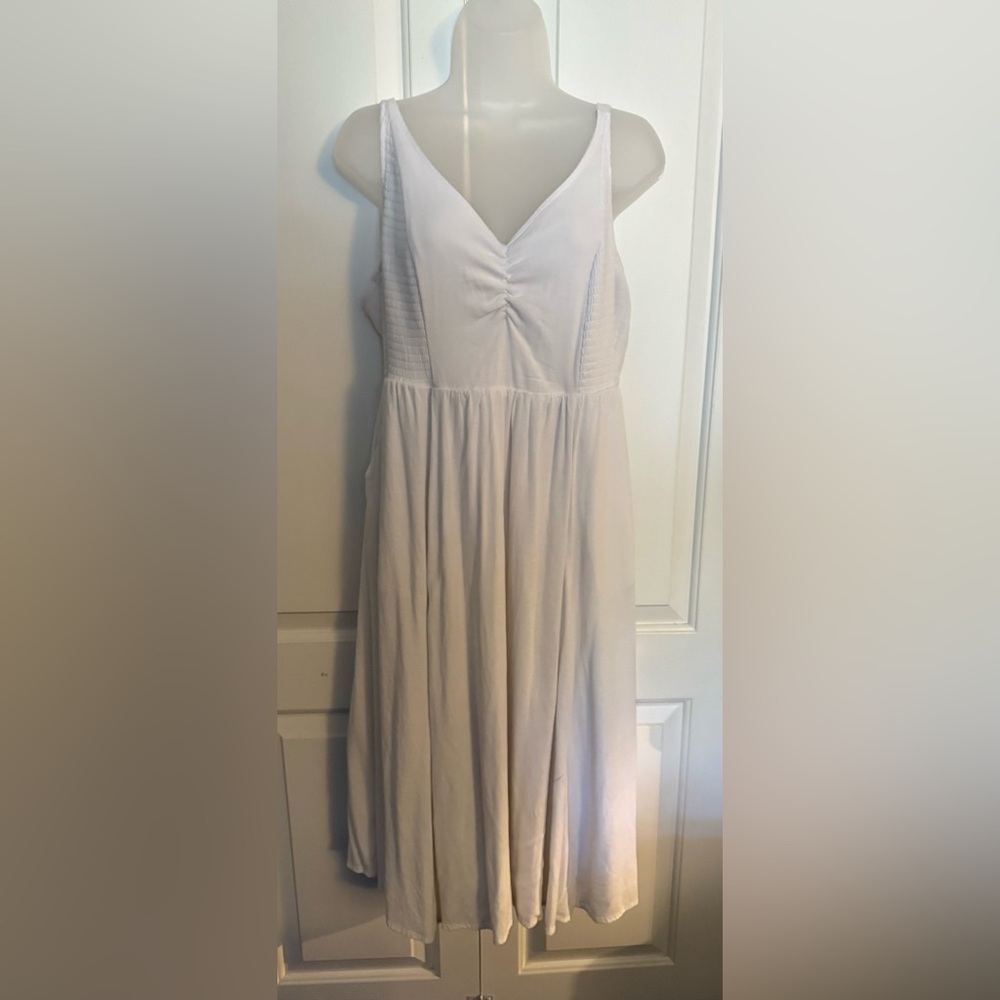 White Sleeveless Dress